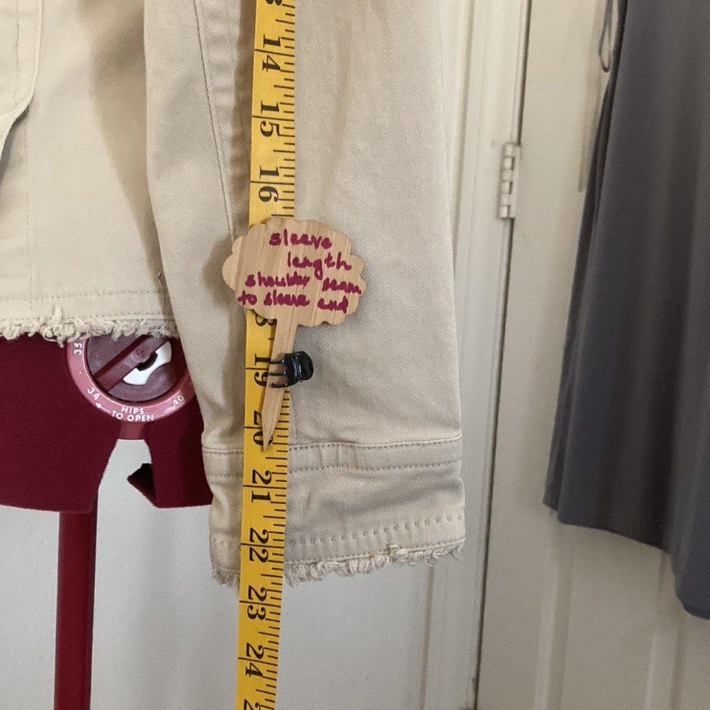 Live a Little Size small tan raw edging jacket 4 pockets 2 buttoned down front. - Picture 3 of 12